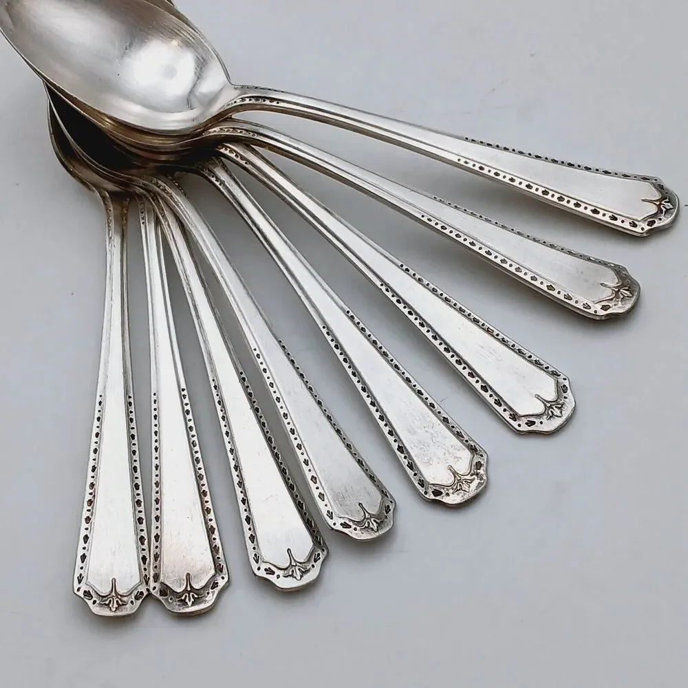 Tudor Plate Oneida Community Algonquin Set of 8 Teaspoon Vtg